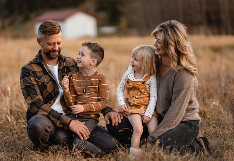 BrianaFallFamilyHighRes 76 56ZhGps